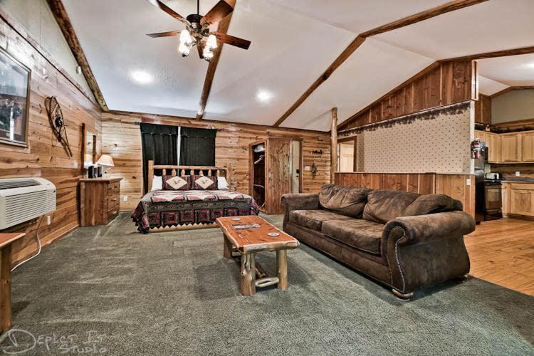 Secluded Cabin In The Woods! 1 Story Villa Юрека Спрингс Екстериор снимка